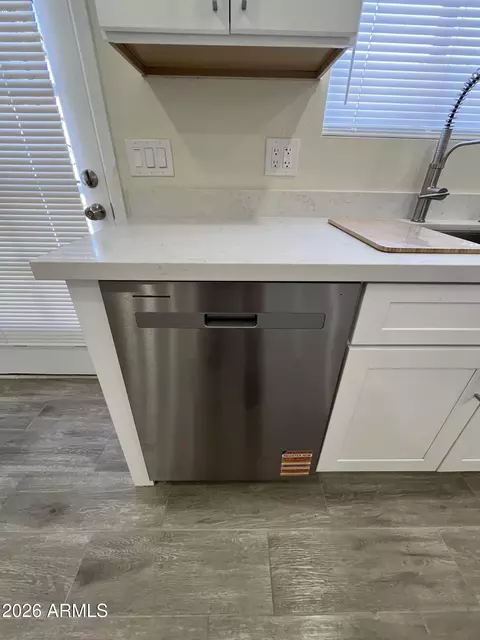 Kitchen - 4503 N 26th Dr, Phoenix, AZ 85017 photo 6 of 9