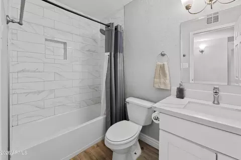 Bath - 438 E Pierce St, Tempe, AZ 85288 photo 3 of 6