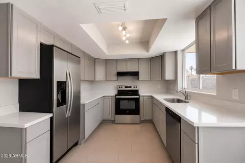 6353 W Mission Ln, Glendale, AZ 85302
