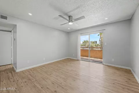 Living - 2625 E Indian School Rd #227, Phoenix, AZ 85016 photo 2 of 5