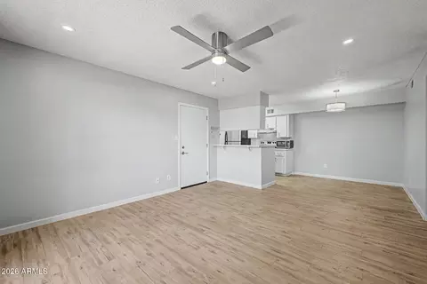Living - 2625 E Indian School Rd #227, Phoenix, AZ 85016 photo 5 of 5