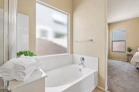 Bath - 3349 W Montello Rd, Phoenix, AZ 85086 photo 2 of 3