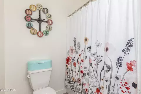 Bath - 837 E Monte Way, Phoenix, AZ 85042 photo 5 of 5