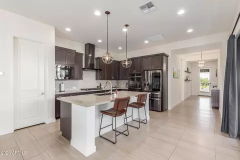Kitchen - 837 E Monte Way, Phoenix, AZ 85042 photo 3 of 4