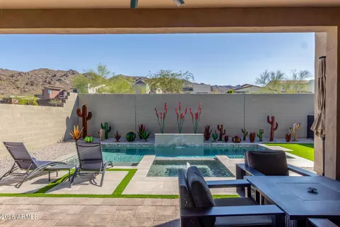 Exterior - 837 E Monte Way, Phoenix, AZ 85042 photo 4 of 8