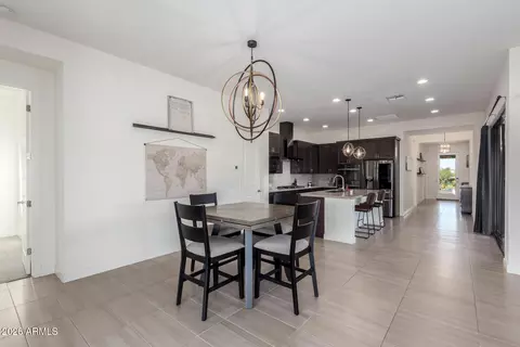 Dining - 837 E Monte Way, Phoenix, AZ 85042 photo 2 of 3