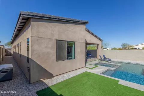 Exterior - 837 E Monte Way, Phoenix, AZ 85042 photo 7 of 8