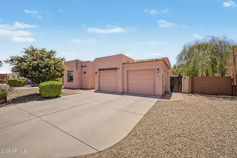 Exterior - 1535 E Kings Ct, Gilbert, AZ 85234 photo 1 of 7
