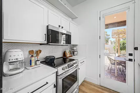 Kitchen - 1535 E Kings Ct, Gilbert, AZ 85234 photo 2 of 4