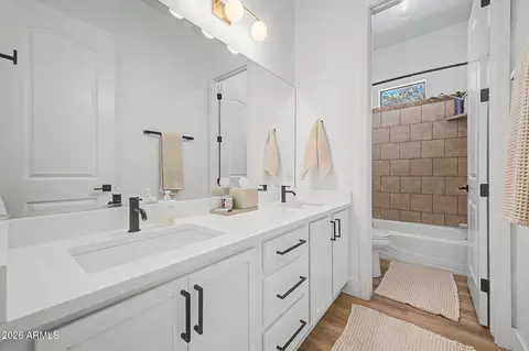 Bath - 1535 E Kings Ct, Gilbert, AZ 85234 photo 1 of 5
