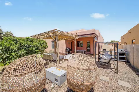 Exterior - 1535 E Kings Ct, Gilbert, AZ 85234 photo 4 of 7