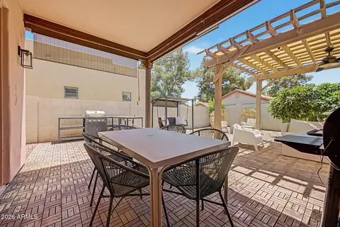 Exterior - 1535 E Kings Ct, Gilbert, AZ 85234 photo 2 of 7