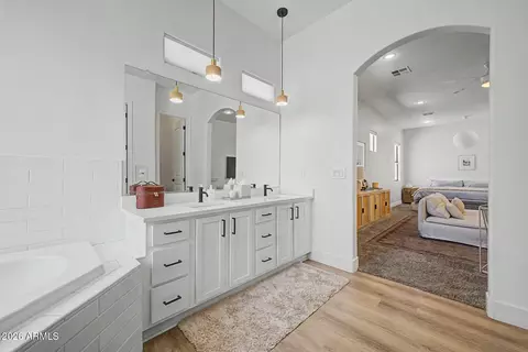 Bath - 1535 E Kings Ct, Gilbert, AZ 85234 photo 5 of 5