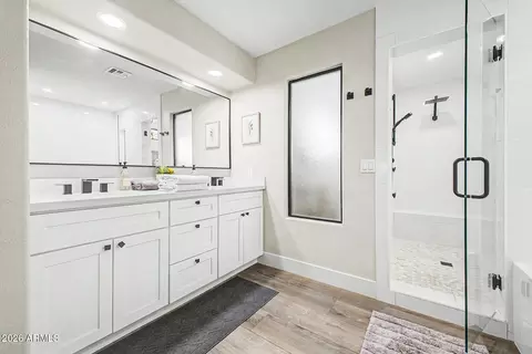 Bath - 2111 E Gondola Ln, Gilbert, AZ 85234 photo 1 of 5