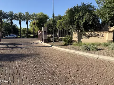 7264 W Cactus Wren Dr, Glendale, AZ 85303