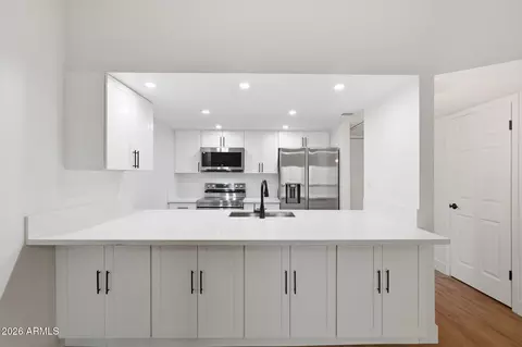 2515 N 52nd St #207, Phoenix, AZ 85008