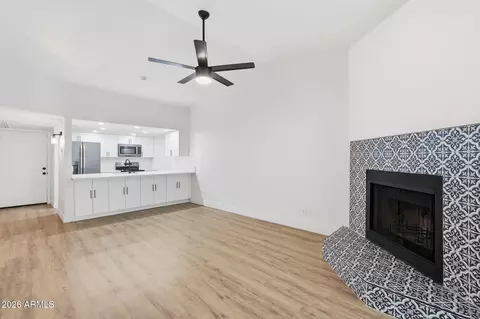 2515 N 52nd St #208, Phoenix, AZ 85008
