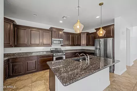 Kitchen - 2061 E Flintlock Dr, Gilbert, AZ 85298 photo 4 of 4