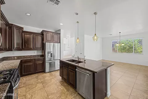 Kitchen - 2061 E Flintlock Dr, Gilbert, AZ 85298 photo 2 of 4