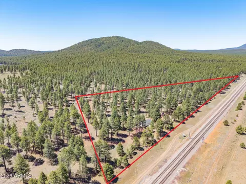 5641 E Garland Prairie Rd, Williams, AZ 86046