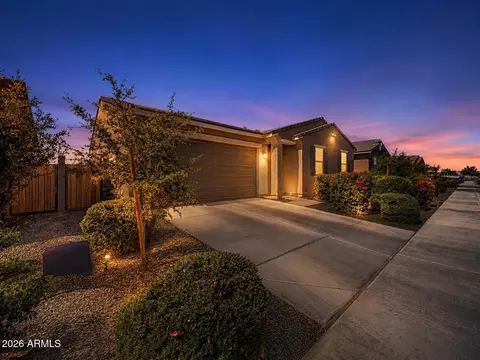 8832 W Albeniz Pl, Tolleson, AZ 85353