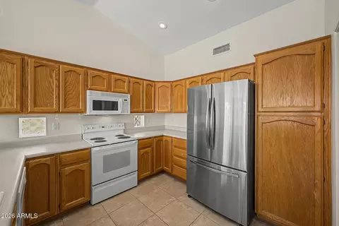 Kitchen - 7815 E Navarro Ave, Mesa, AZ 85209 photo 1 of 2