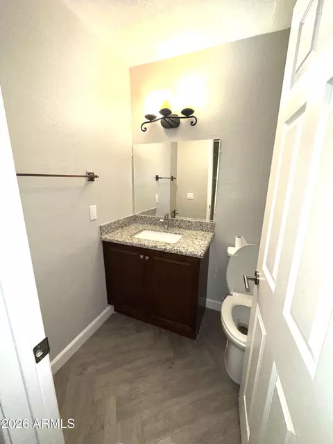 Bath - 4717 E Belleview St, Phoenix, AZ 85008 photo 3 of 4