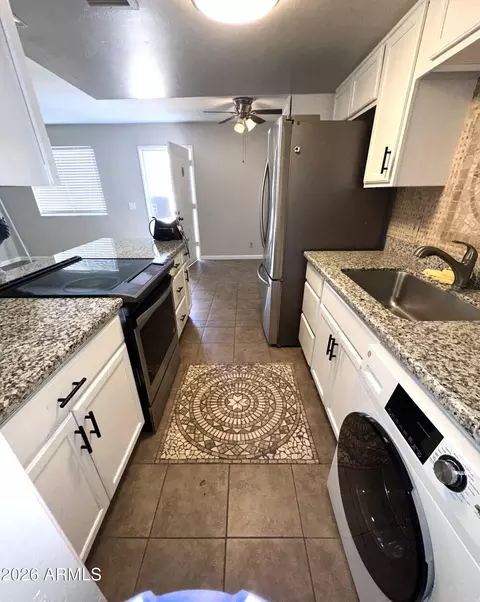 4717 E Belleview St, Phoenix, AZ 85008