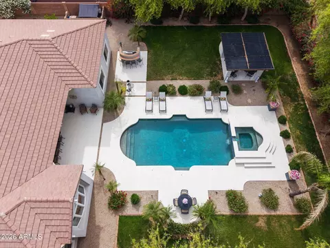 Exterior - 4262 E Meadowview Dr, Gilbert, AZ 85298 photo 8 of 15