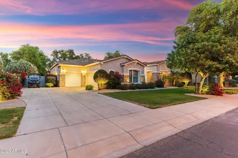 Exterior - 4262 E Meadowview Dr, Gilbert, AZ 85298 photo 7 of 15