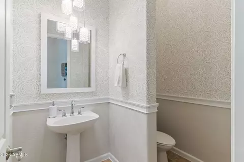 Bath - 4262 E Meadowview Dr, Gilbert, AZ 85298 photo 6 of 6