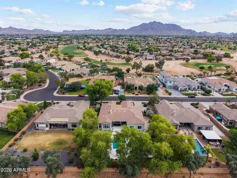 View/Area - 4262 E Meadowview Dr, Gilbert, AZ 85298 photo 3 of 10