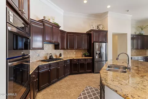 Kitchen - 4262 E Meadowview Dr, Gilbert, AZ 85298 photo 3 of 4