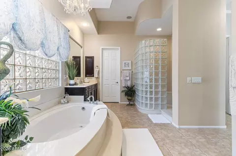 Bath - 4262 E Meadowview Dr, Gilbert, AZ 85298 photo 2 of 6