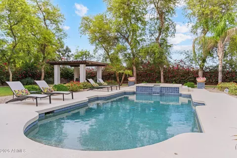 Exterior - 4262 E Meadowview Dr, Gilbert, AZ 85298 photo 2 of 15