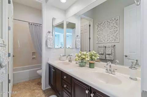 Bath - 4262 E Meadowview Dr, Gilbert, AZ 85298 photo 4 of 6