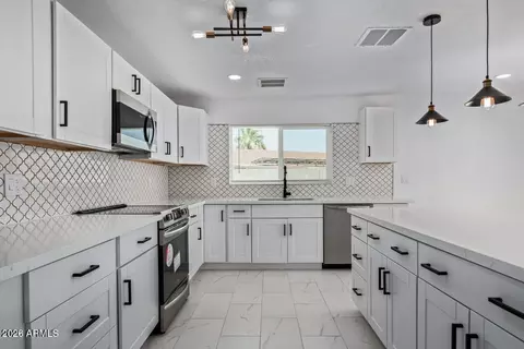 15248 N 38th St, Phoenix, AZ 85032
