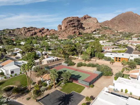 View/Area - 4446 E Camelback Rd #103, Phoenix, AZ 85018 photo 1 of 4