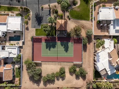 View/Area - 4446 E Camelback Rd #103, Phoenix, AZ 85018 photo 2 of 4