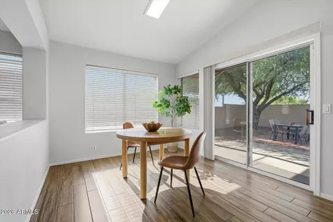 Dining - 4313 E Raven Rd, Phoenix, AZ 85044 photo 2 of 3