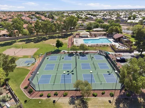 View/Area - 4313 E Raven Rd, Phoenix, AZ 85044 photo 6 of 10