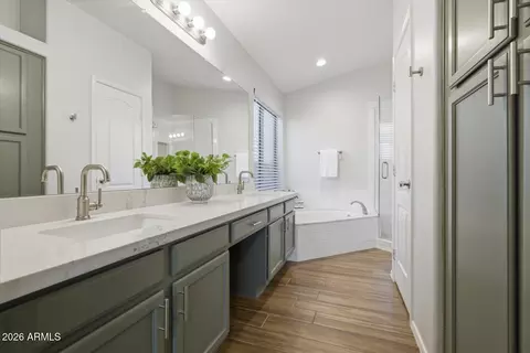 Bath - 4313 E Raven Rd, Phoenix, AZ 85044 photo 1 of 3