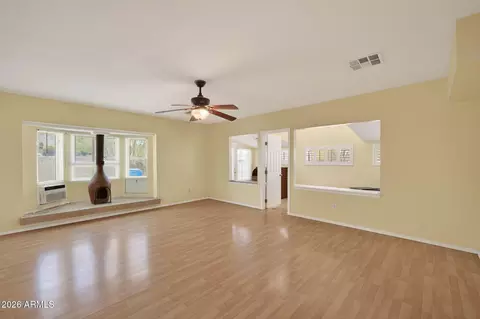Living - 1116 E Cinnabar Ave, Phoenix, AZ 85020 photo 2 of 8