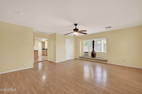 Living - 1116 E Cinnabar Ave, Phoenix, AZ 85020 photo 6 of 8