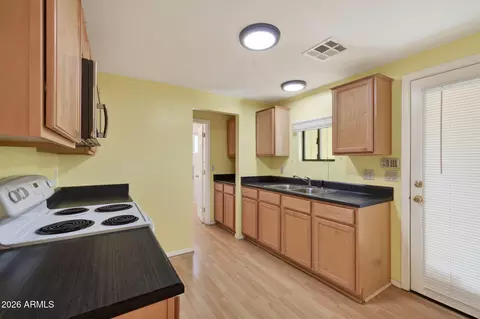 Kitchen - 1116 E Cinnabar Ave, Phoenix, AZ 85020 photo 2 of 3