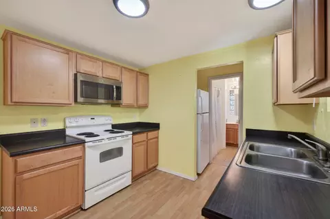 Kitchen - 1116 E Cinnabar Ave, Phoenix, AZ 85020 photo 1 of 3