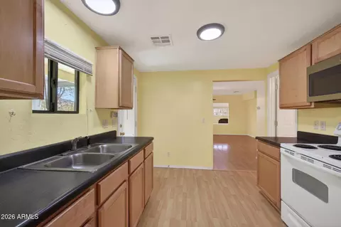 Kitchen - 1116 E Cinnabar Ave, Phoenix, AZ 85020 photo 3 of 3
