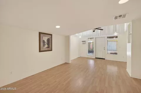Living - 1116 E Cinnabar Ave, Phoenix, AZ 85020 photo 7 of 8