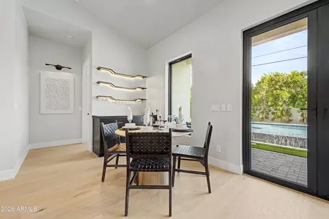 Dining - 5145 E Pinchot Ave, Phoenix, AZ 85018 photo 2 of 2