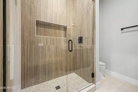 Bath - 5145 E Pinchot Ave, Phoenix, AZ 85018 photo 3 of 5